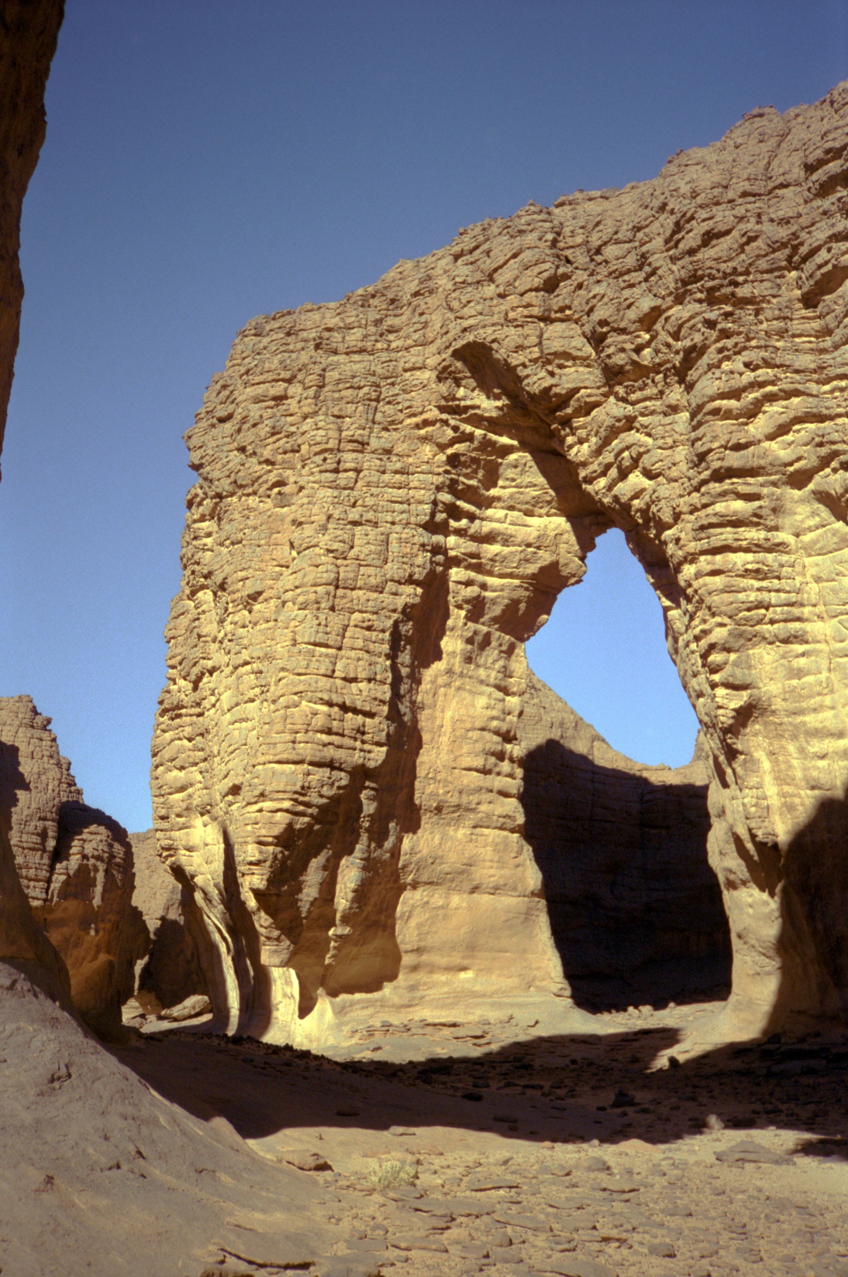 EgyptianTempleArch1.jpg